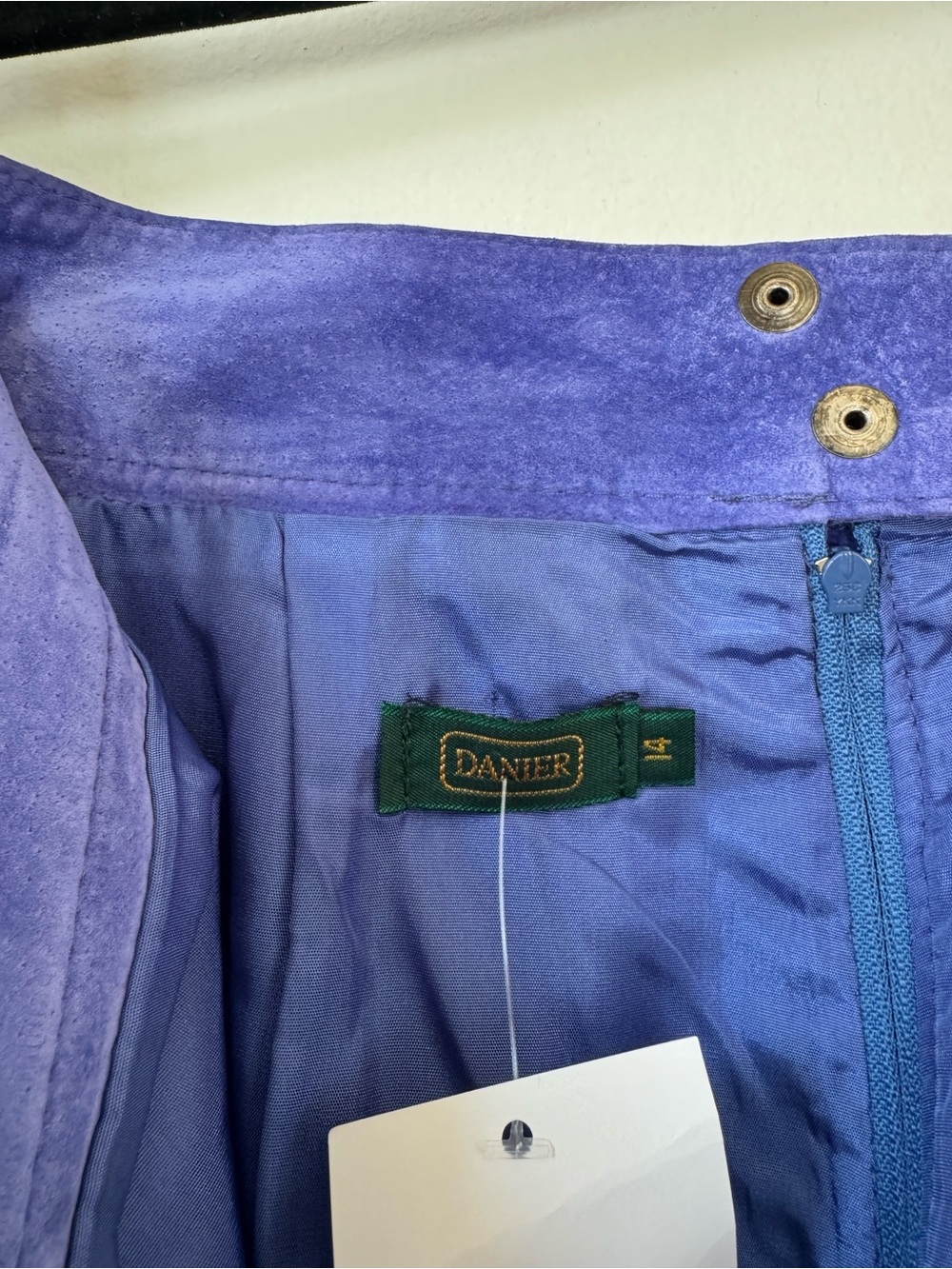 Vintage Danier suede skirt - Picture 4 of 5